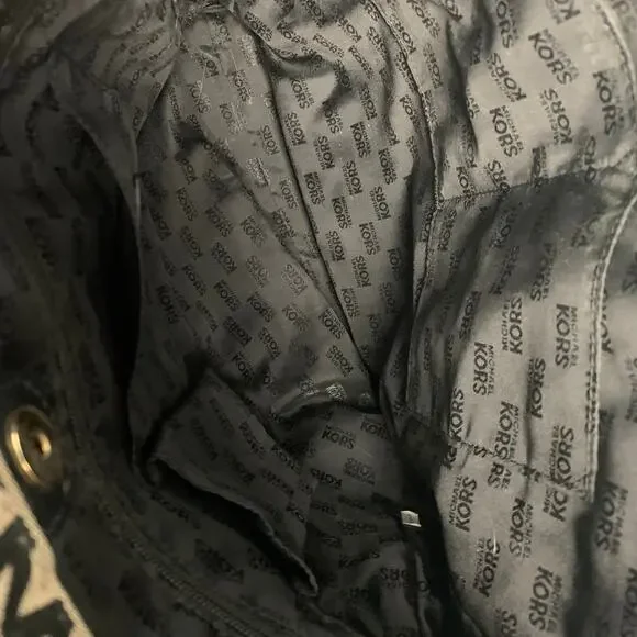 Michael Kors Black/Tan Signature Canvas Jet Set Tote - Picture 8 of 10